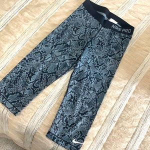 Nike Pro Snakeskin Capris